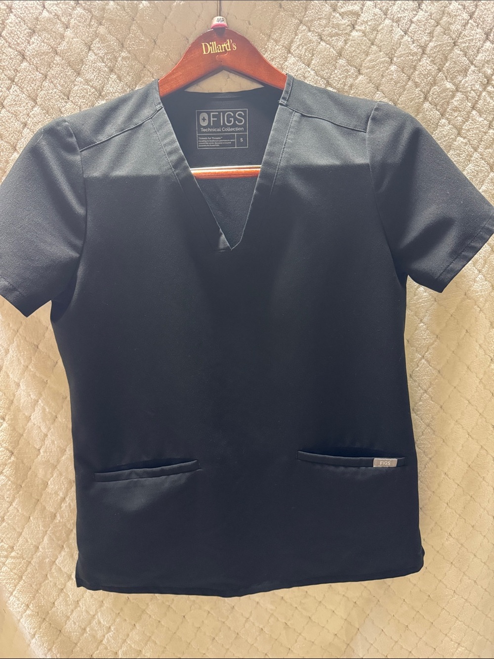 FIGS Black V-Neck Professional Scrub Top💥